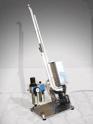 FE-139 Hand operated pneumatic clipping machine